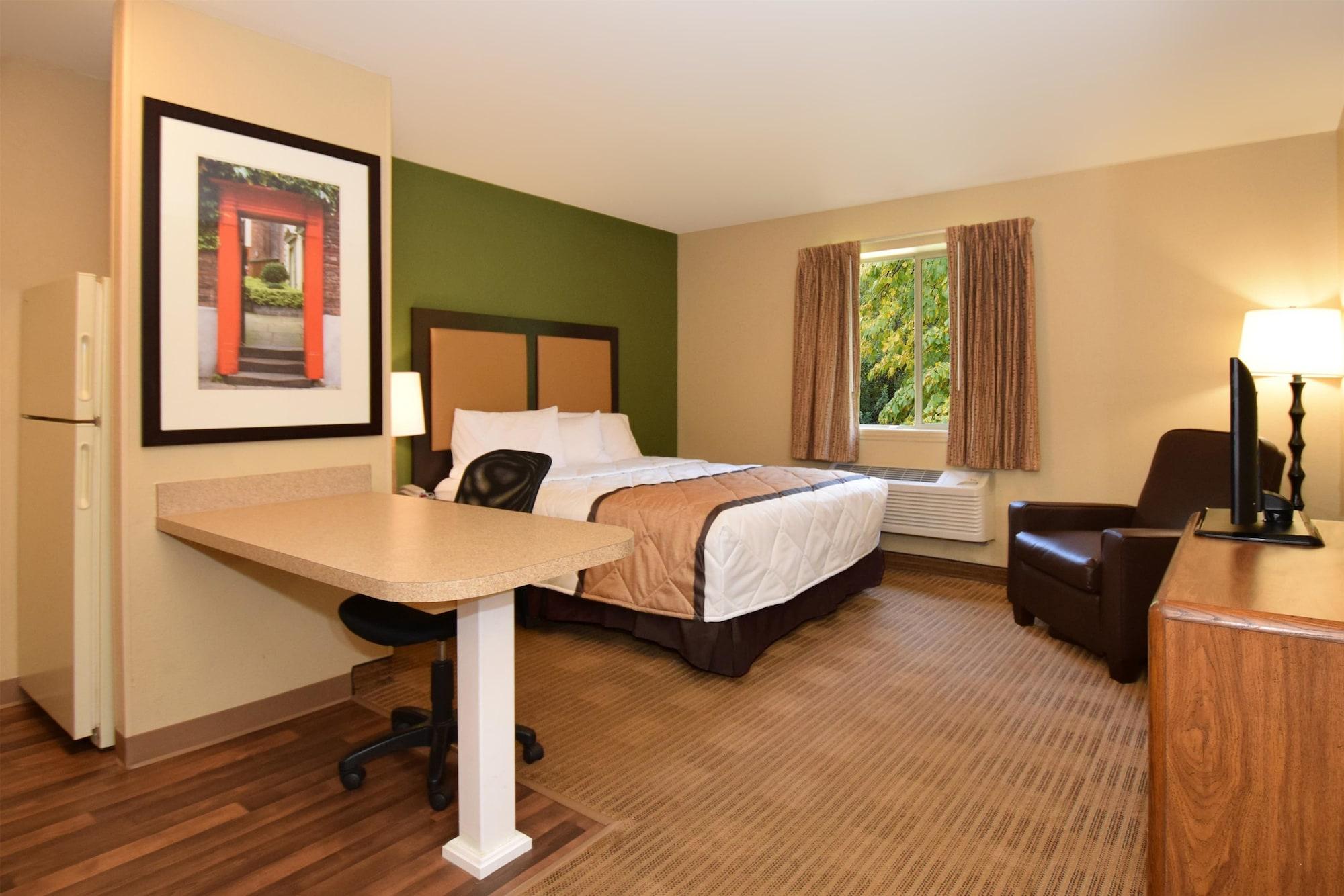 Extended Stay America Select Suites - Rockford - State Street Exterior photo