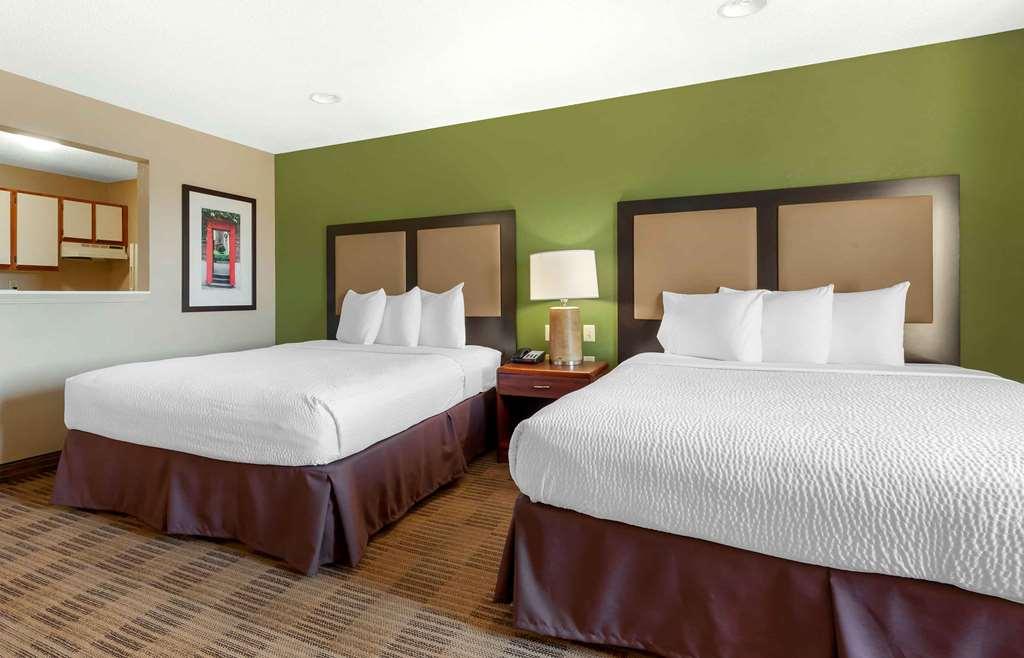Extended Stay America Select Suites - Rockford - State Street Room photo
