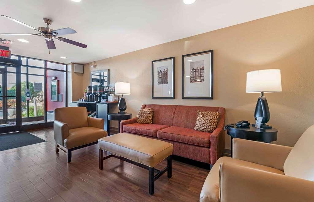 Extended Stay America Select Suites - Rockford - State Street Interior photo