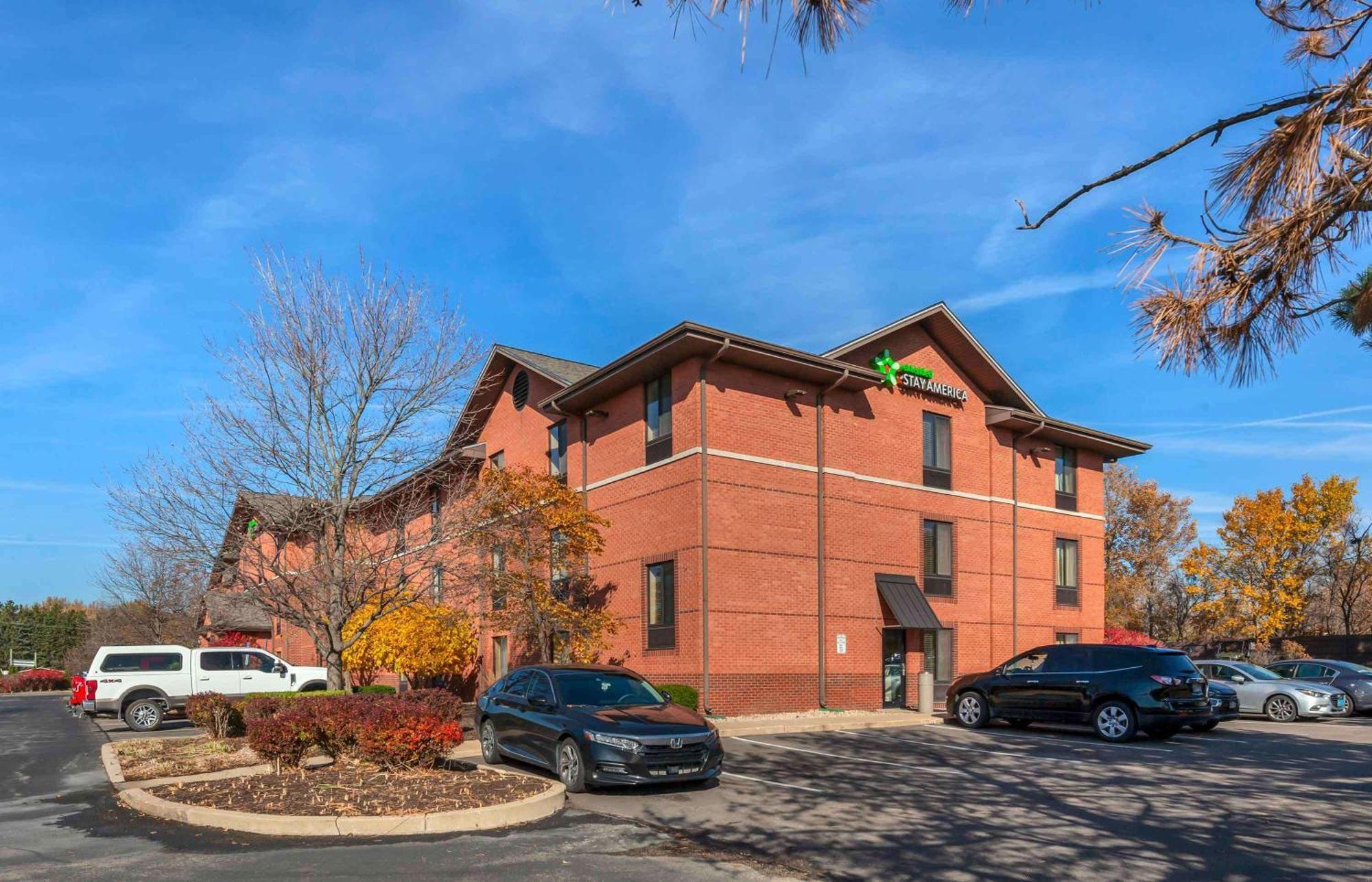 Extended Stay America Select Suites - Rockford - State Street Exterior photo
